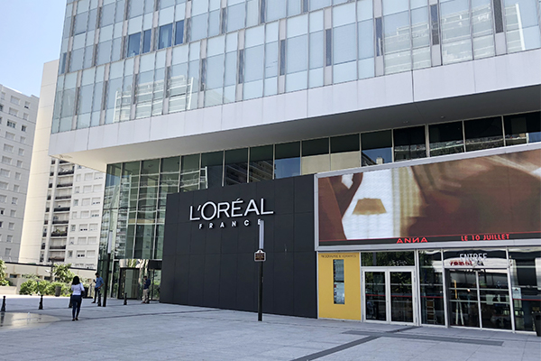 Façade du bâtiment l'Oréal à Levallois-Perret
