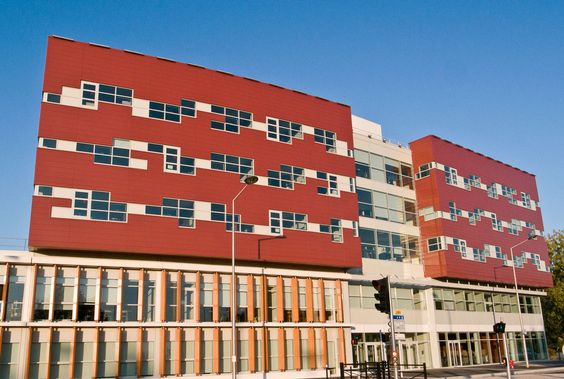 Façade de l'Institut de Biologie Génétique et Bioinformatique de l'université d'Évry